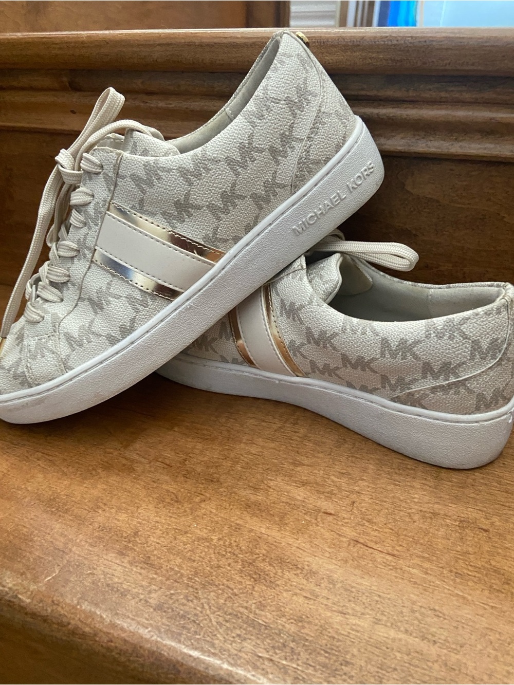 Michael Kors Women's Beige/Gold Logo Low-Top Sneakers